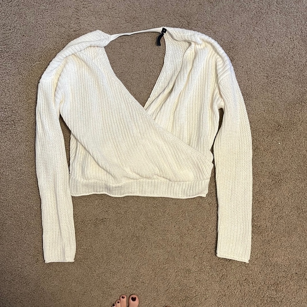 Cute cropped sweater!